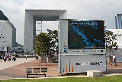 Exhibition on the esplanade (le parvis) of La Défense